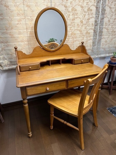 【10月末まで】カリモク　ドレッサー