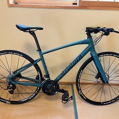 【美品】SPECIALIZED Sirrus 3.0 クロスバイク　Sサイズ2023年 カーボンフォーク、ハンドル、シートポストの画像