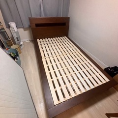 ニトリのセミダブルベッド