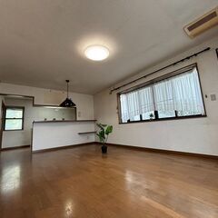 ゆとりある6LDK＋カーポート付き！落ち着きある築27年の平成築戸建て - 賃貸（マンション/一戸建て）
