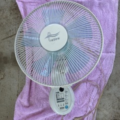 壁掛け扇風機