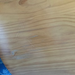 丸いテーブルの画像