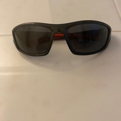 偏光サングラス　新品①