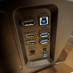 ウルトラワイドモニター、5.1サラウンドスピーカーＧ５６０、他モニター1枚の画像