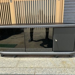 キャスター付きテレビ台