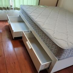 クイーンサイズのベットマット(フランスベット製)