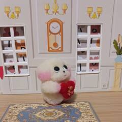 羊毛フェルト 小さなピンクに染まったマルチーズハートには小さなクマさんの画像