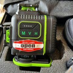 ✨限定１品✨　レーザー墨出し器 グリーンレーザー 16ライン バッテリー2個の画像