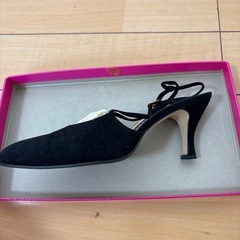 美脚黒スエードパンプス（7cmヒールx23.5cm）の画像