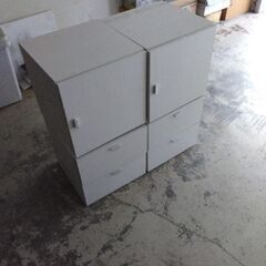 収納棚　キャビネット