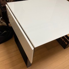 テーブル