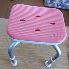 新品　お風呂用の椅子　明るい ピンク　介護にも