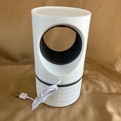蚊取り器 電子蚊取り器 USB蚊取り 吸引式捕虫器の画像