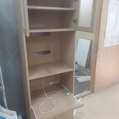 キッチン収納　レンジ台を使ってください。
