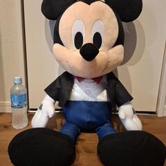 存在感あるミッキーのぬいぐるみ