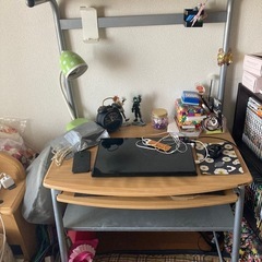 デスク貰ってください