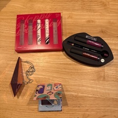 ヴィセのリップ　ポール&ジョーのアイシャドウ