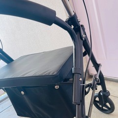 シルバーカー 介護 歩行器の画像
