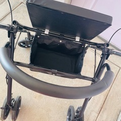 シルバーカー 介護 歩行器の画像