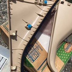 20系ヴェルファイア スライドドアスピーカー部分パーツ　ベージュ色の画像