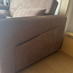 1台2役のコンパクトソファの画像
