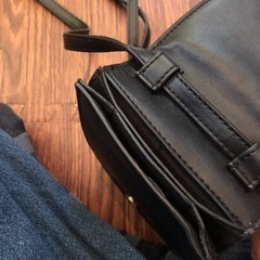 肩掛け携帯入れの画像