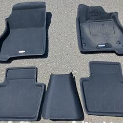 日産リーフZE1 フロアマット立体タイプ(Clazzio) 1台...