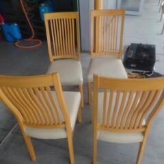 ニトリ　テーブル　イス4脚の画像