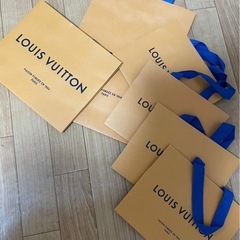VUITTON & CHANELの紙袋