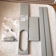 広電移動式クーラーの窓パネル
