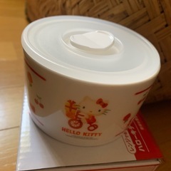 【今週500円】【新品】「Hello kittyオリジナル蓋付き小鉢（ノベルティ）」の画像