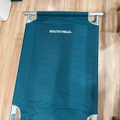 美品south fieldコットの画像