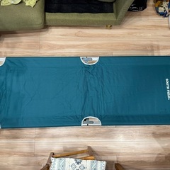 美品south fieldコットの画像