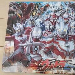 ウルトラマンパズル
65ピースの画像