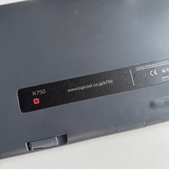 LOGI K750 キーボードの画像