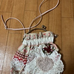 ハンドメイドのポシェット