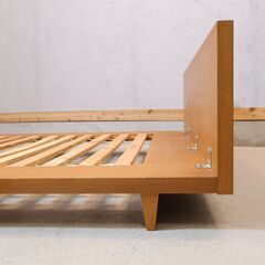 人気のunico(ウニコ)のCORSO(コルソ)シリーズ ダブルベッドです！！オーク材のナチュラル感と圧迫感の少ないシンプルなロータイプのベッドフレームはカジュアルなインテリアのアクセントにも♪の画像