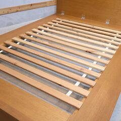 人気のunico(ウニコ)のCORSO(コルソ)シリーズ ダブルベッドです！！オーク材のナチュラル感と圧迫感の少ないシンプルなロータイプのベッドフレームはカジュアルなインテリアのアクセントにも♪の画像