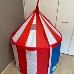 子供テントカーペット付きの画像