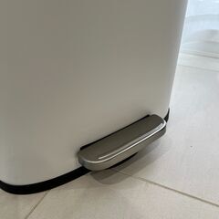 超美品　 [幅35cm] ペダルペール バゲット PWH (30L) ニトリ　ペダル式　ゴミ箱　白の画像