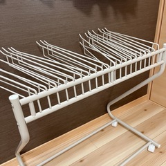 モダンデコ　スラックスハンガー　ミルキーベージュの画像