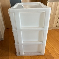 収納ケース　洋服　白の画像