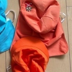 カラー帽子の画像