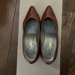 イブサンローランパンプス