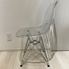 イームズチェア ダイニングチェア　クリア椅子の画像