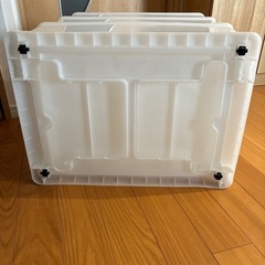 収納ケース　洋服　白の画像