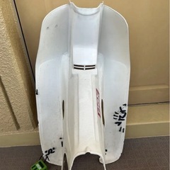 レッグシールド
