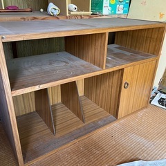 昭和レトロな古家具 さしあげます　シェルフ キャビネット テレビ台 