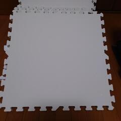 ニトリ ジョイントマット 57cm×57cm×2cm厚 11枚+端材(約16枚分) の画像