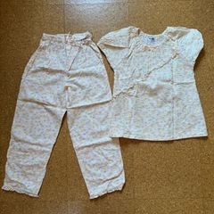【お値下げ】夏　ハローキティ　パジャマ　女の子　130サイズ（125〜135） 2つセットの画像